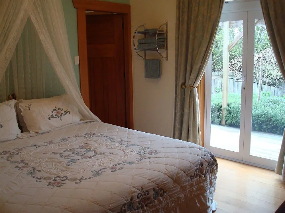 Bed and Breakfast Olde Mill House B&B & Bike2Wine Cycle Hire Renwick