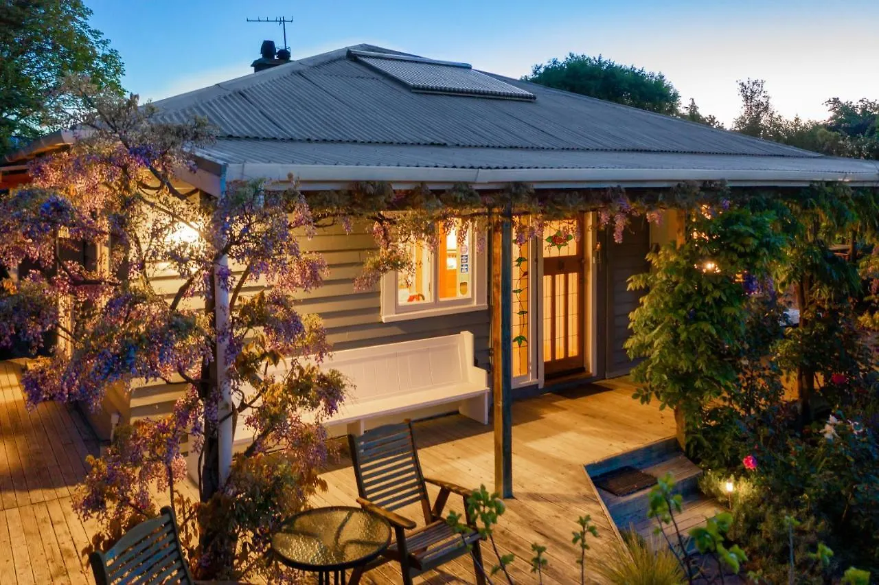 Bed and Breakfast Olde Mill House B&B & Bike2Wine Cycle Hire Renwick